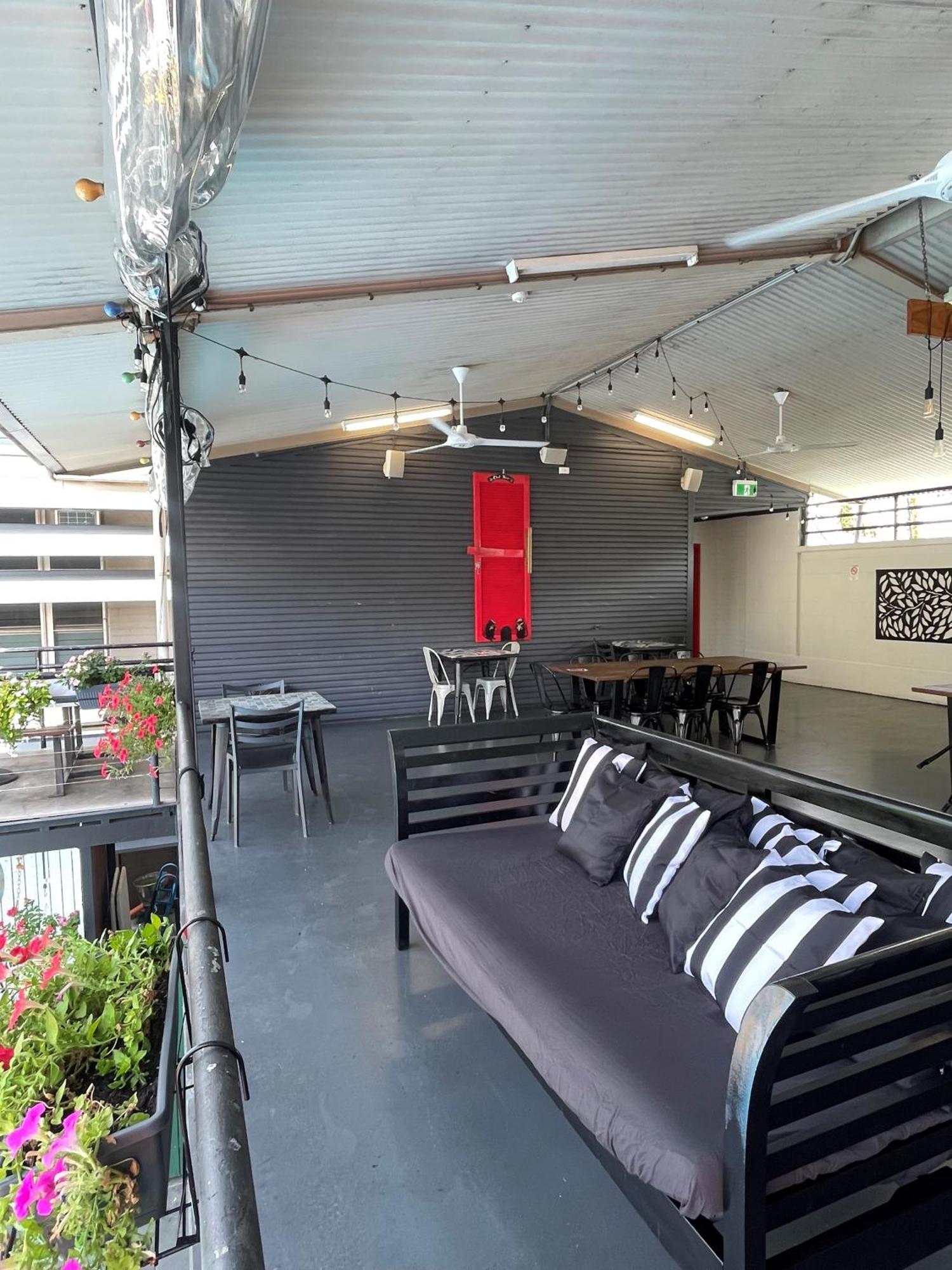 Youth Shack Backpackers Darwin Esterno foto